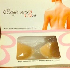 Silicone sticky strapless bra