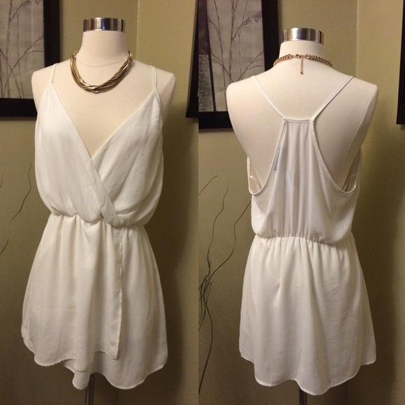 ❌SOLD❌White Chiffon Wrap Dress