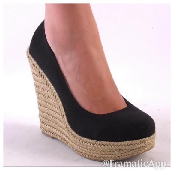 Black wedges