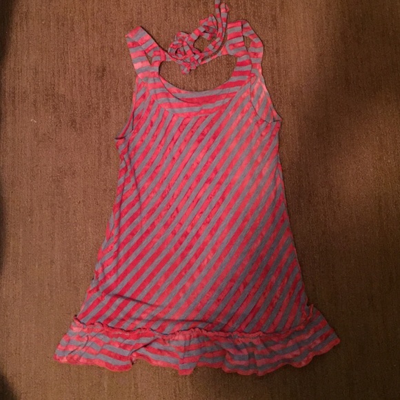 REDUCED*Ruffle bottom tank - Picture 2 of 3