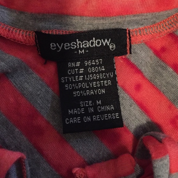 REDUCED*Ruffle bottom tank - Picture 3 of 3