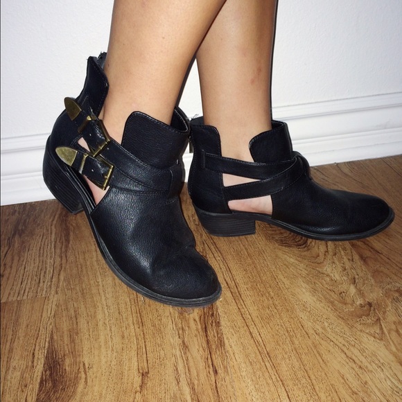 Ankle booties