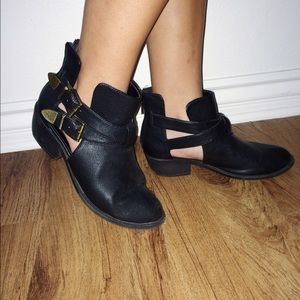 Ankle booties