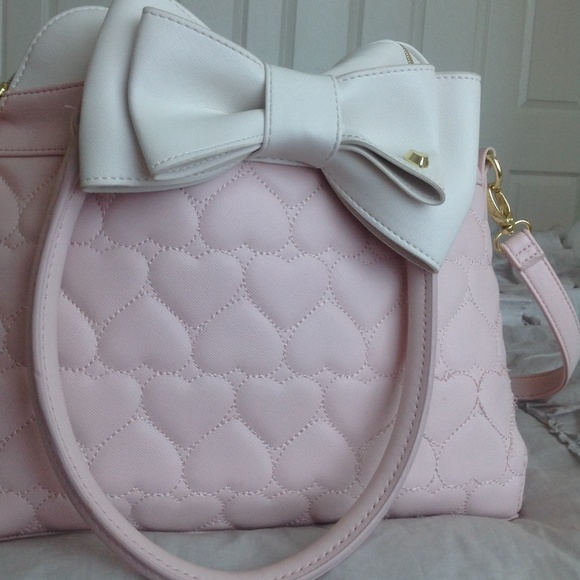SOLD!!! Large Betsey Johnson bow purse - Picture 2 of 4