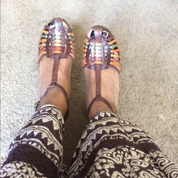 BCBG brown leather sandal