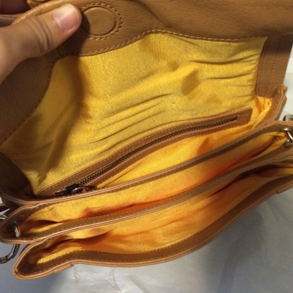 DISCOUNTED ⭐️Pour La Victoire cross body - Picture 3 of 3