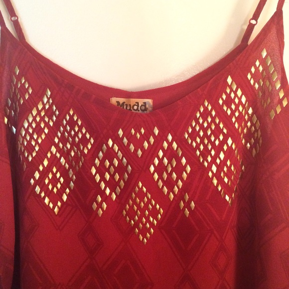 Detailed Tank Top - Picture 2 of 4