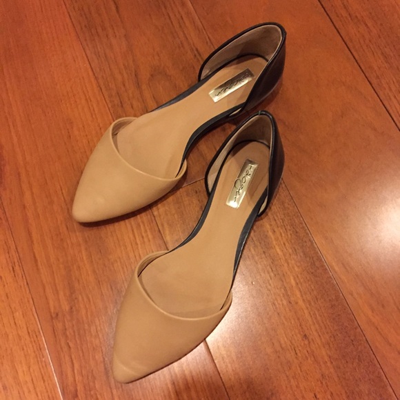 Tan/black semi point toe flats