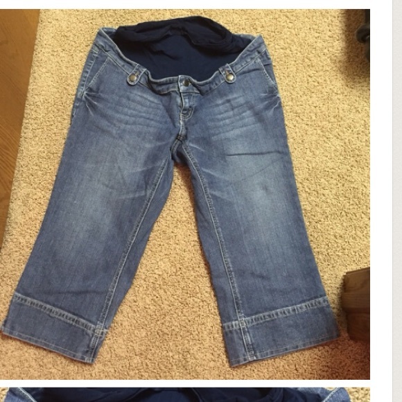 Maternity capris💙pea in the pod