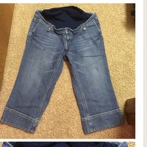 Maternity capris💙pea in the pod