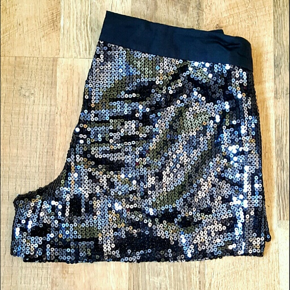 ❌SOLD❌ SEQUIN BLACK SHORTS! NWOT Black - Picture 3 of 3