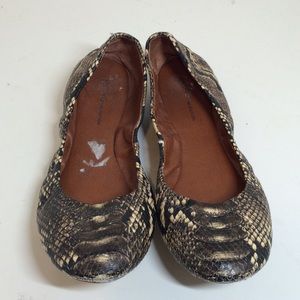BCBG Generation flats