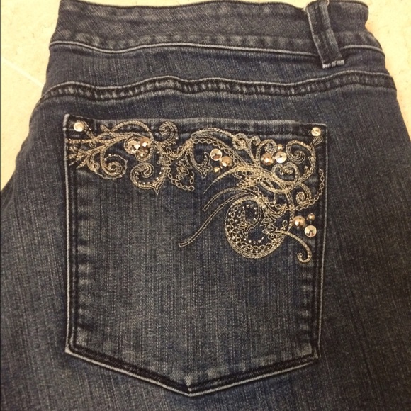 Like new White House Black Market Jeans!