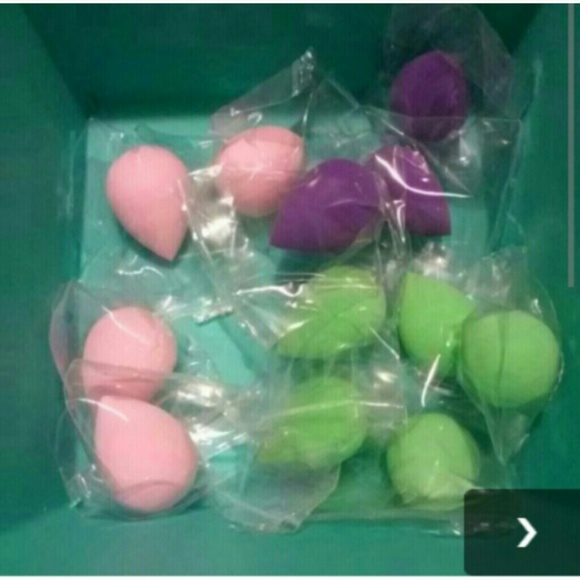 Tear drop makeup blenders