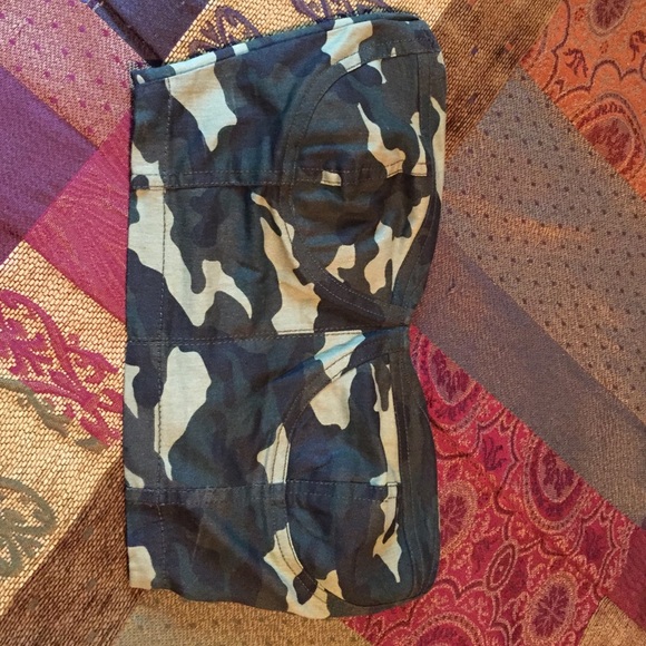 Camo crop top