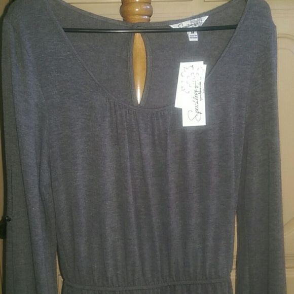 Grey slit sleeve dress. - Picture 2 of 2