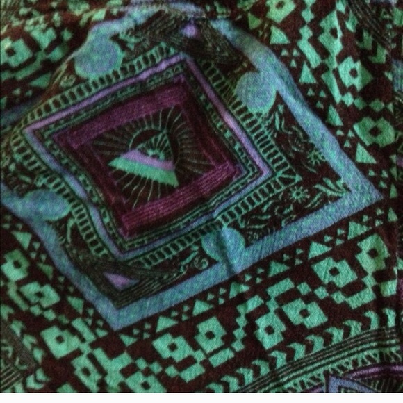 🚫SOLD🚫 eye pyramid flowy shorts - Picture 2 of 2