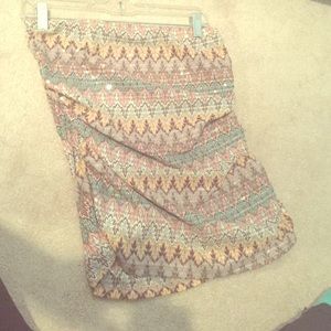 Express strapless top