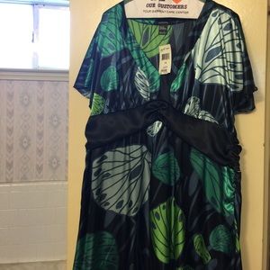 Brand New Gorgeous Satin Dress, with tags on!