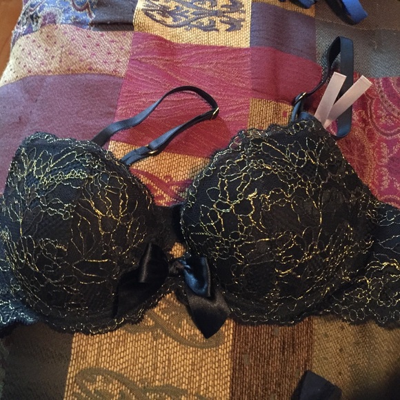 Sexy lace bra NEVER WORN!