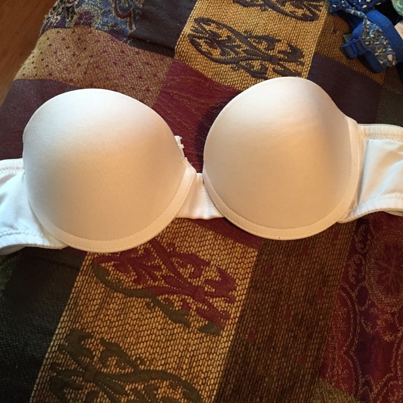 White strapless bra
