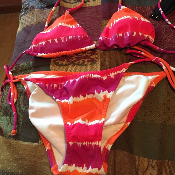 Never worn VS string bikini