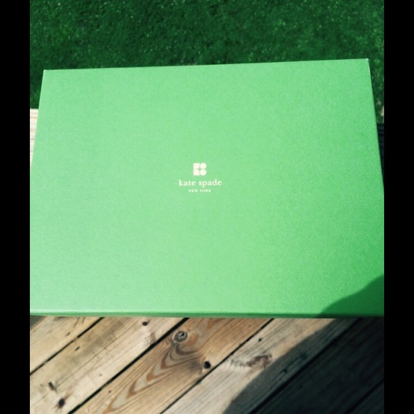 Kate Spade Pearl Street Zippered Clutch. HP x 2!!! - Picture 4 of 4