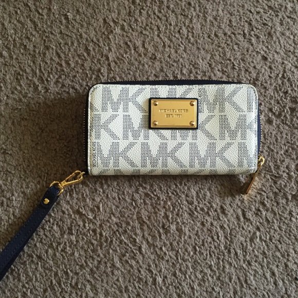 Michael Kors Wristlet