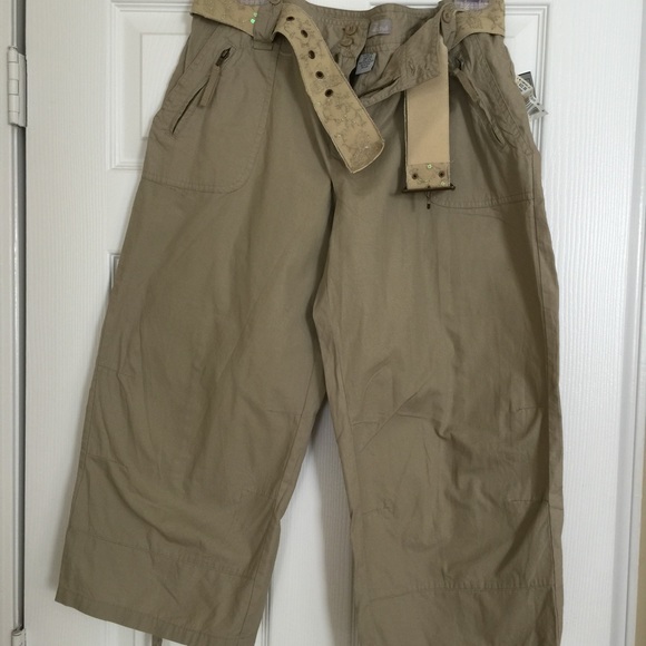 Tan capris