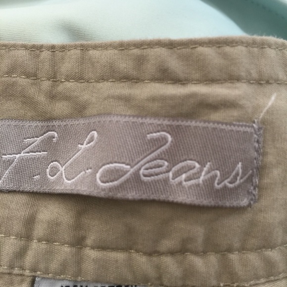 Tan capris - Picture 3 of 3