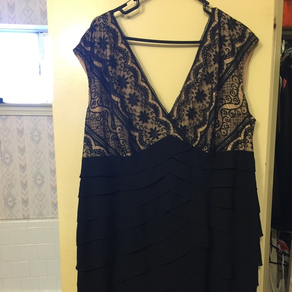 Beautiful cocktail dress worn once!!