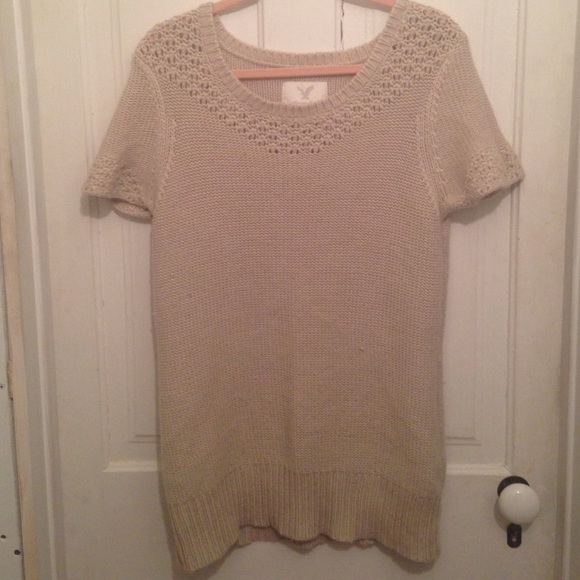 American Eagle light brown sweater