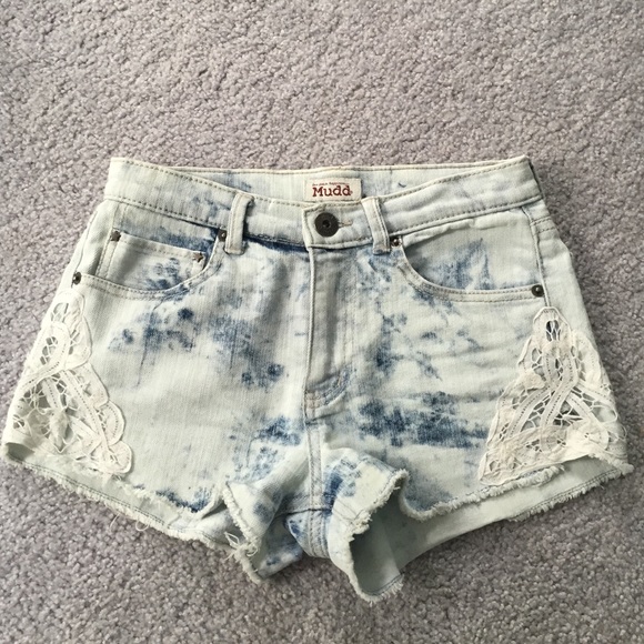 🔴SOLD🔴 High Waisted Shorts - Picture 1 of 2