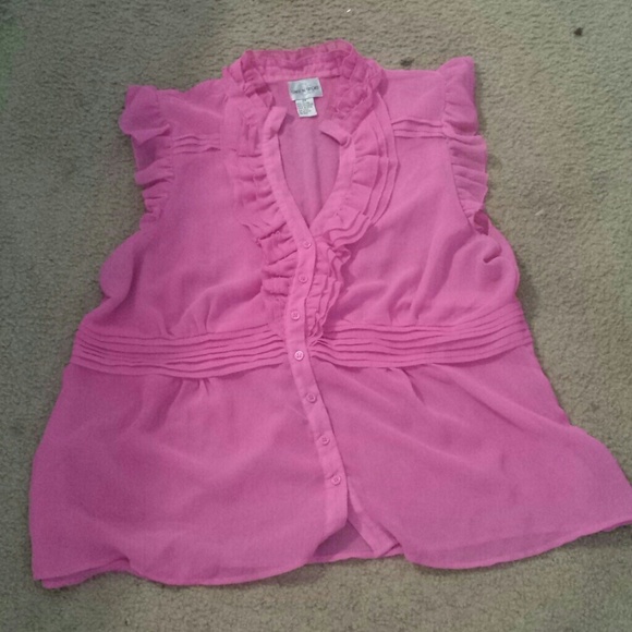 SOLD Pink causal top - Picture 1 of 3