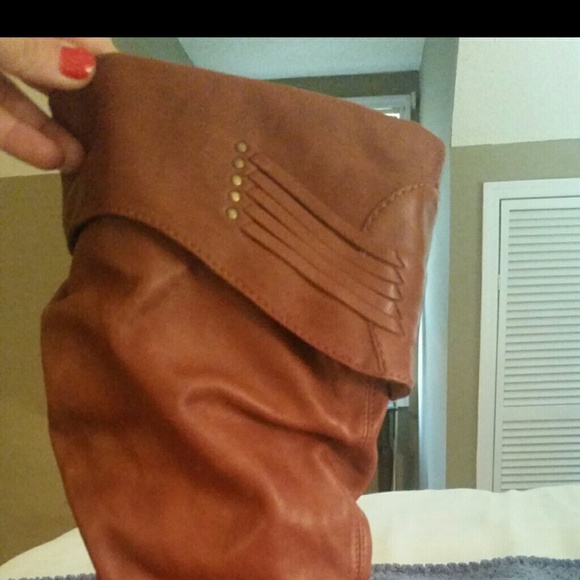 Boots - Picture 2 of 4