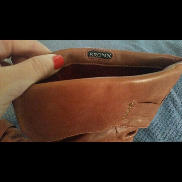 Boots - Picture 3 of 4