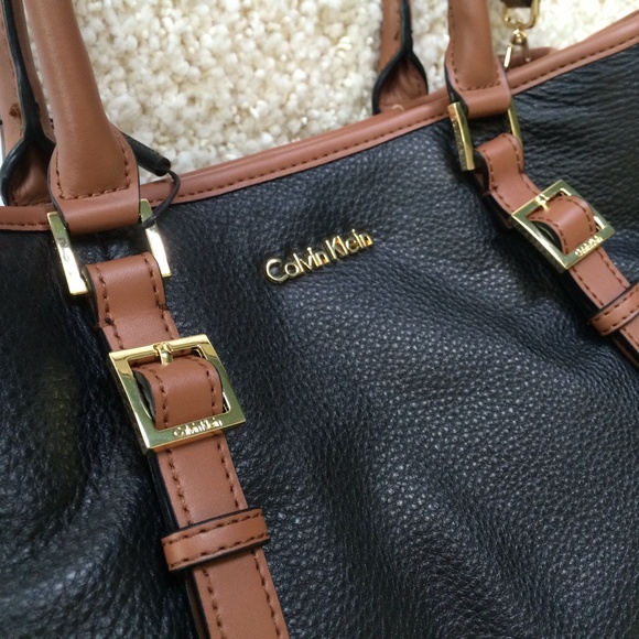 🎉 HP🎉 Calvin Klein black brown crossbody tote - Picture 2 of 4
