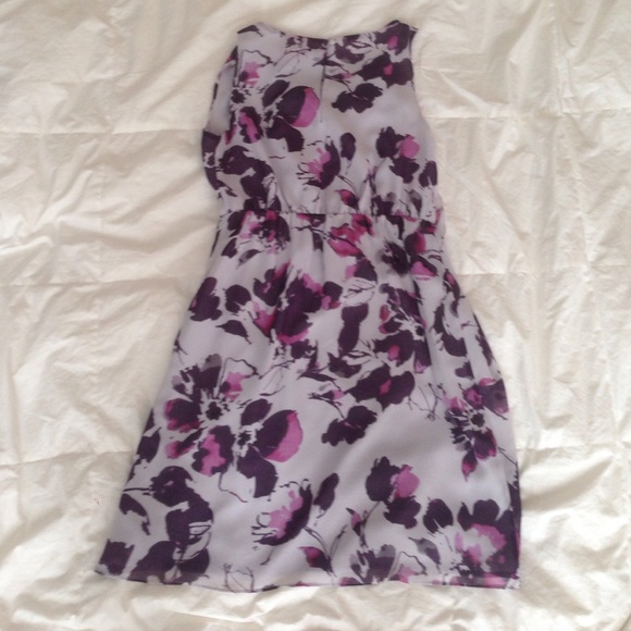 Professional Floral Purple Dress. - Picture 4 of 4