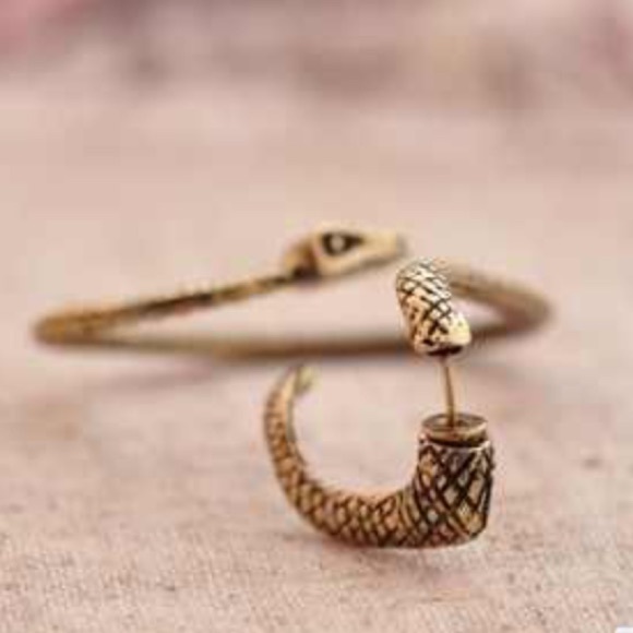 Snake Cuff - Picture 2 of 4