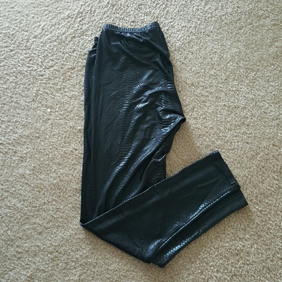 Black leggings