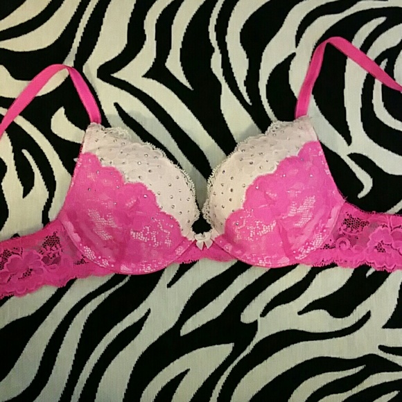 Victoria's Secret Accessories - Victoria's Secret Dream Angels Bra 34A