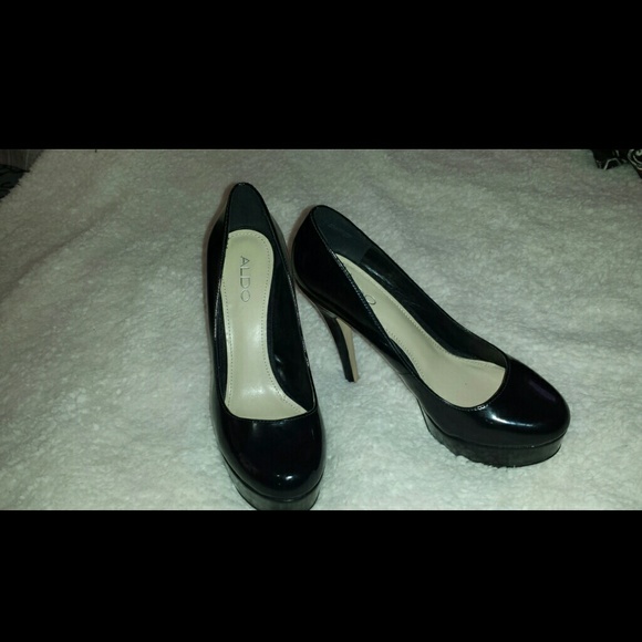 heels - Picture 1 of 3