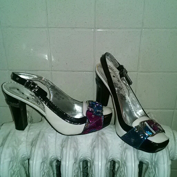 Naught Monkey Sling back pump