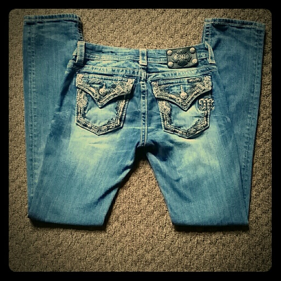 Miss me straight leg jeans!