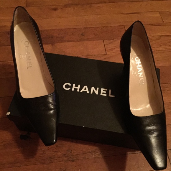 Authentic Chanel In Great Condition Size 6 - Picture 1 of 4
