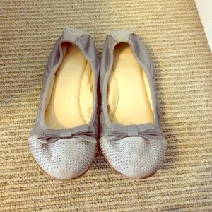 Ivanka trump grey pointed toe flats