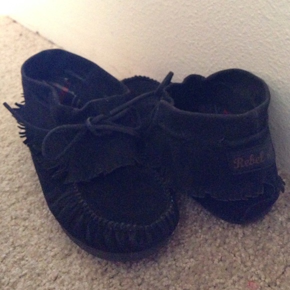 Rebel moccasins by zigi, little bit of wear.