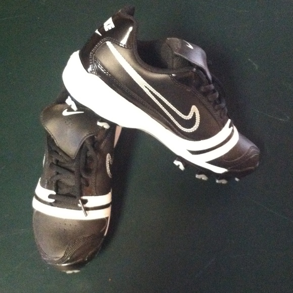 Nike Shoes - Price Cut! 😁 Black Nike Cleats