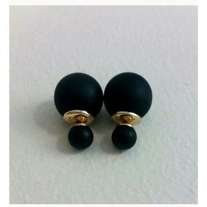 Mise en Dior design tribal doubke pearl earrings