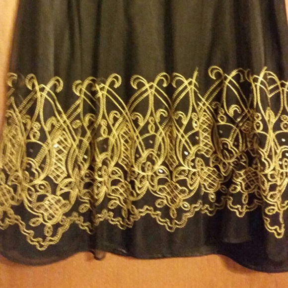Skirt - Picture 2 of 3